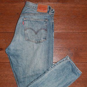 Levi's Lightwash Ankle White Oak Denim Jea…